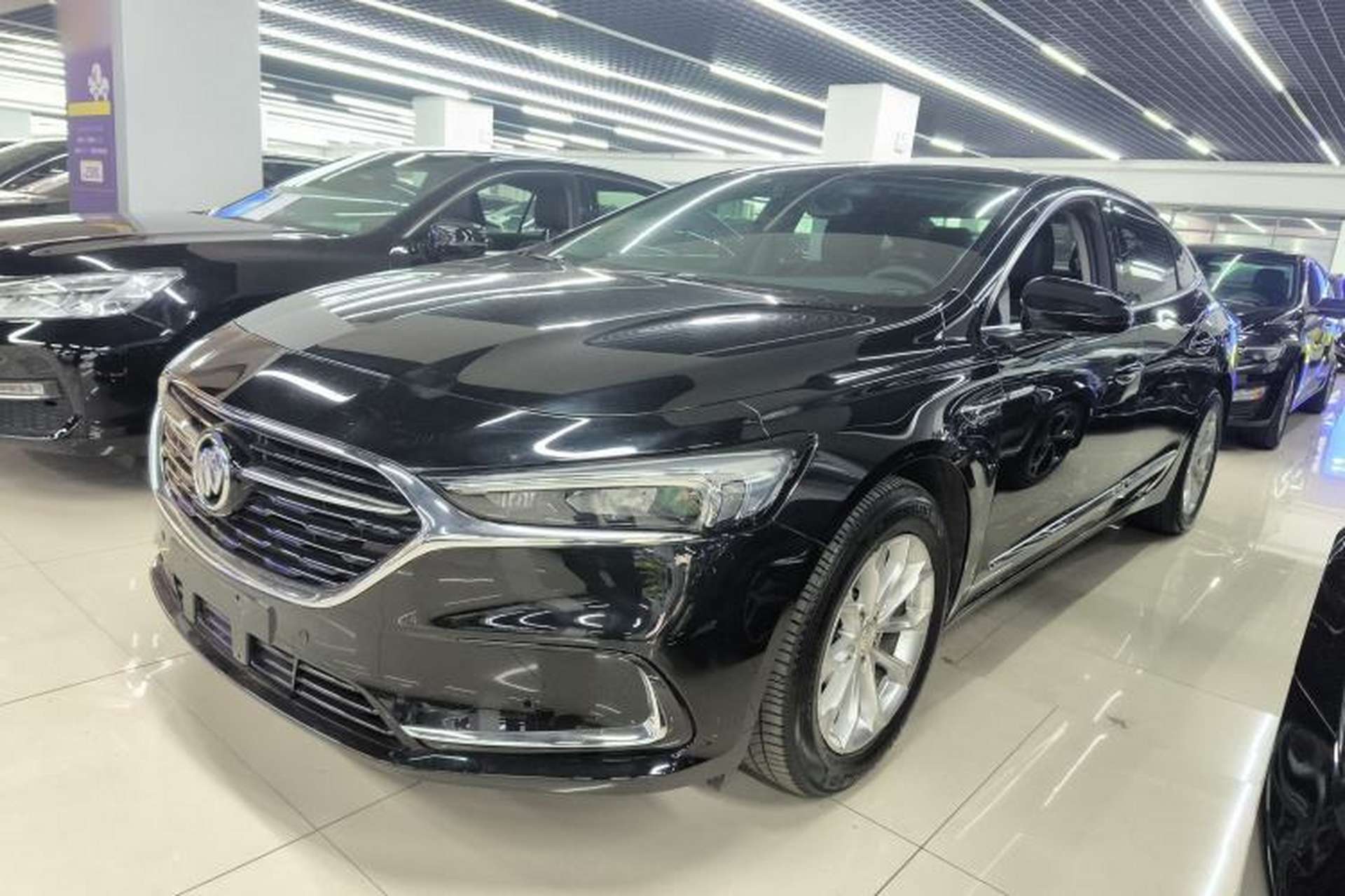 Used Buick LaCrosse 2022 552T Luxury Version Front Left 45 Deg