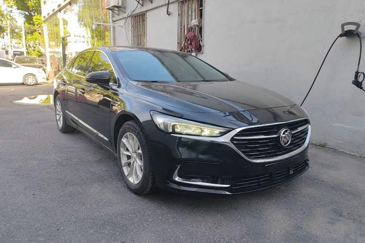 Used Buick LaCrosse 2022 552T Luxury Version Front Right 45 Deg