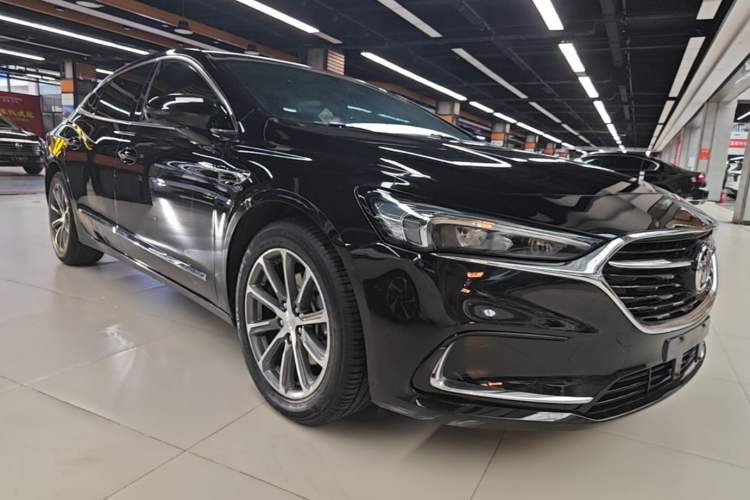 Used Buick LaCrosse 2022 652T Luxury Version Front Right 45 Deg