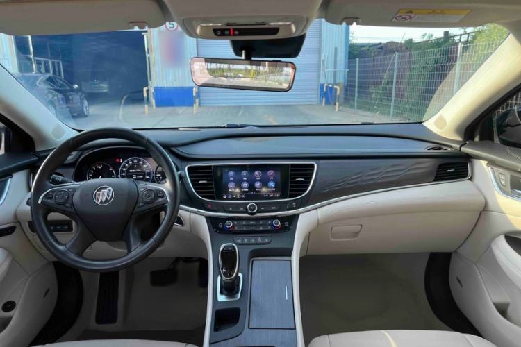 Used Buick LaCrosse 2022 Avenir Avia First Edition Interior 2
