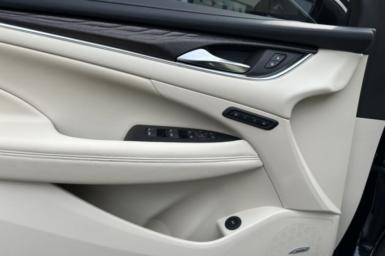 Used Buick LaCrosse 2022 Avenir Avia First Edition Interior 2
