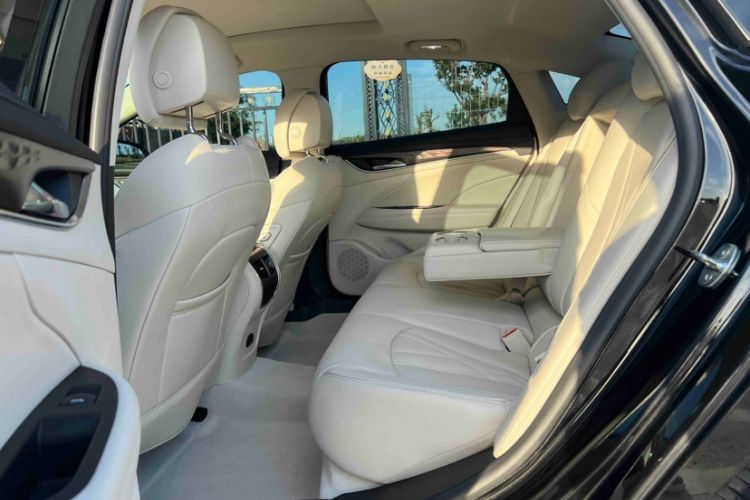 Used Buick LaCrosse 2022 Avenir Avia First Edition Interior 3