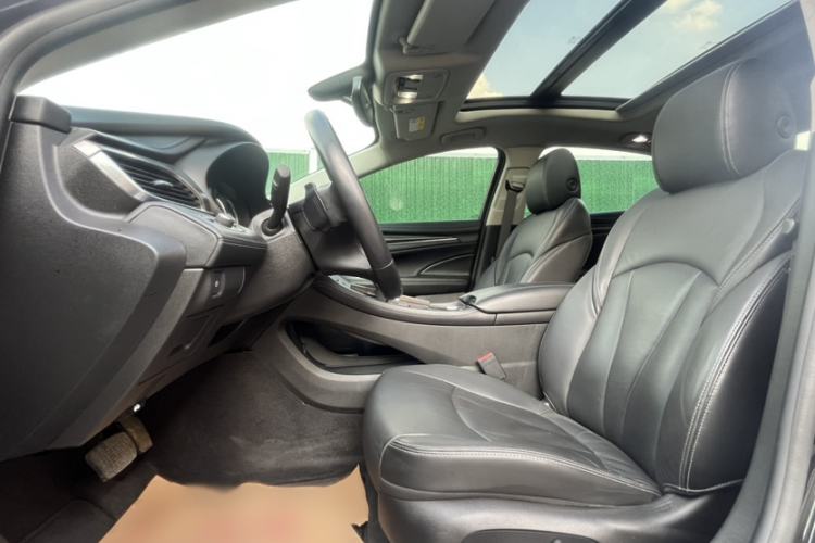 Used Buick LaCrosse 2022 652T Luxury Version Interior 3