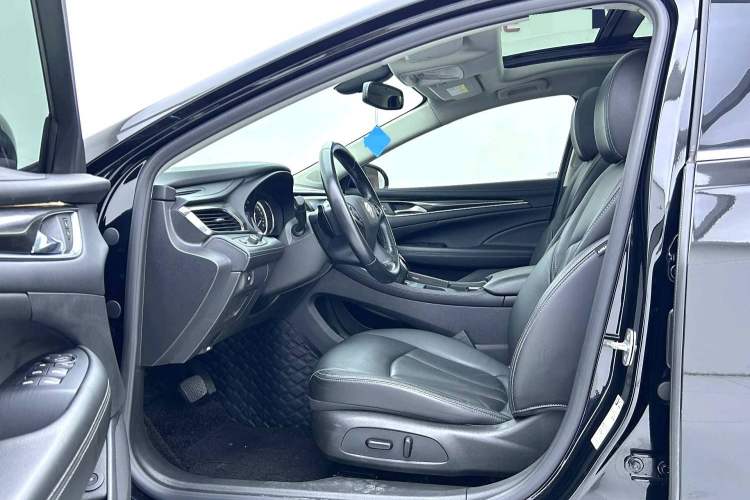 Used Buick LaCrosse 2022 652T Luxury Version Interior 3