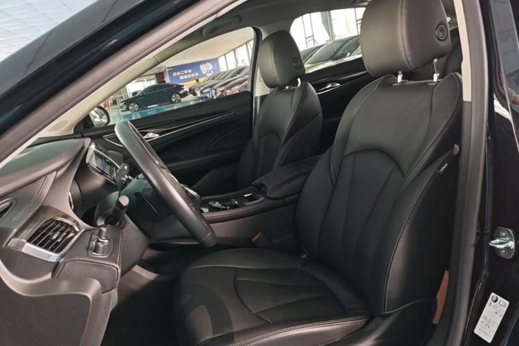 Used Buick LaCrosse 2022 552T Luxury Version Left Front Seat
