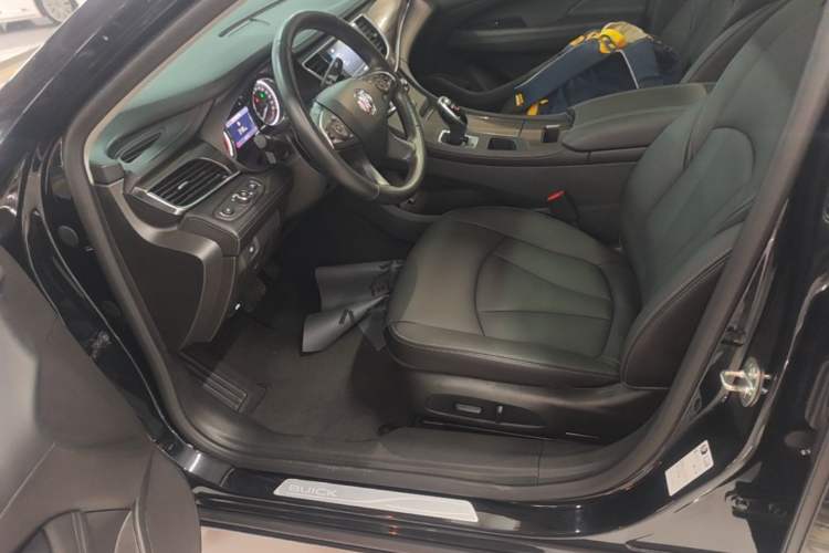 Used Buick LaCrosse 2022 652T Luxury Version Left Front Seat