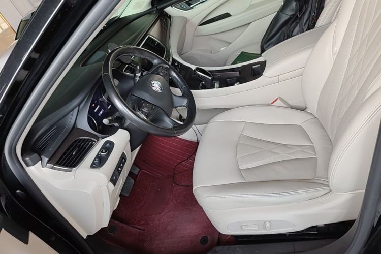 Used Buick LaCrosse 2022 Avenir Avia First Edition Left Front Seat