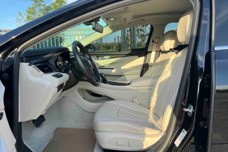 Used Buick LaCrosse 2022 Avenir Avia First Edition Left Front Seat