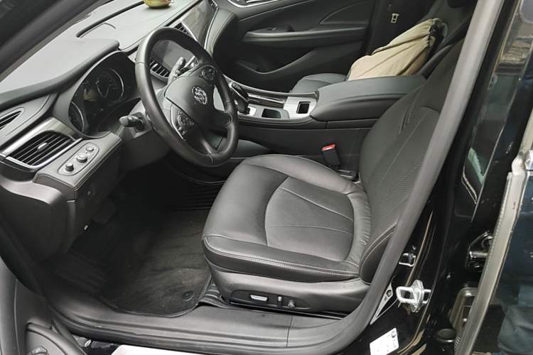 Used Buick LaCrosse 2022 652T Luxury Version Left Front Seat