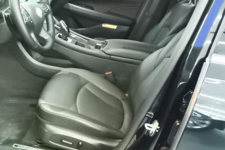 Used Buick LaCrosse 2022 652T Luxury Version Left Front Seat
