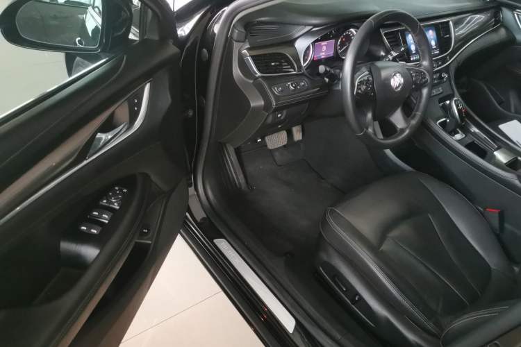Used Buick LaCrosse 2022 652T Luxury Version Left Front Seat