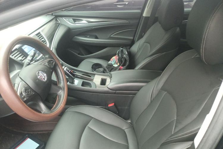 Used Buick LaCrosse 2022 552T Luxury Version Left Front Seat