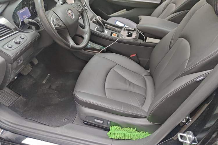 Used Buick LaCrosse 2022 552T Luxury Version Left Front Seat