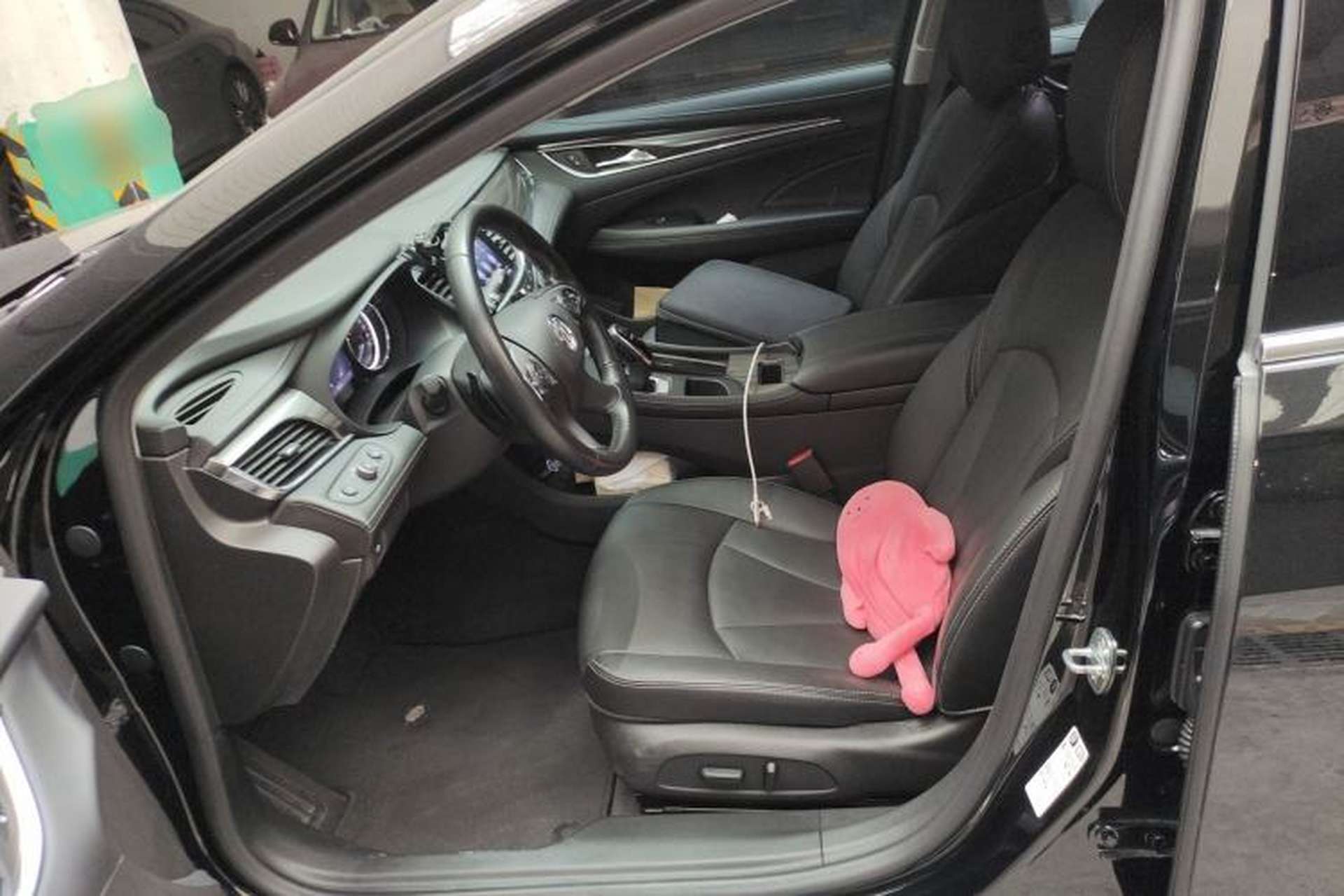 Used Buick LaCrosse 2022 652T Luxury Version Left Front Seat