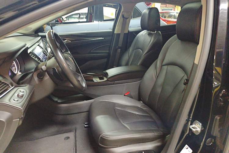 Used Buick LaCrosse 2022 652T Luxury Version Left Front Seat