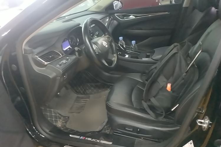 Used Buick LaCrosse 2022 552T Luxury Version Left Front Seat