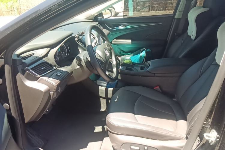 Used Buick LaCrosse 2022 552T Luxury Version Left Front Seat