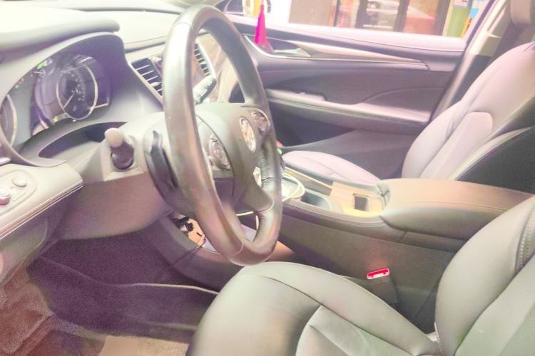 Used Buick LaCrosse 2022 552T Luxury Version Left Front Seat
