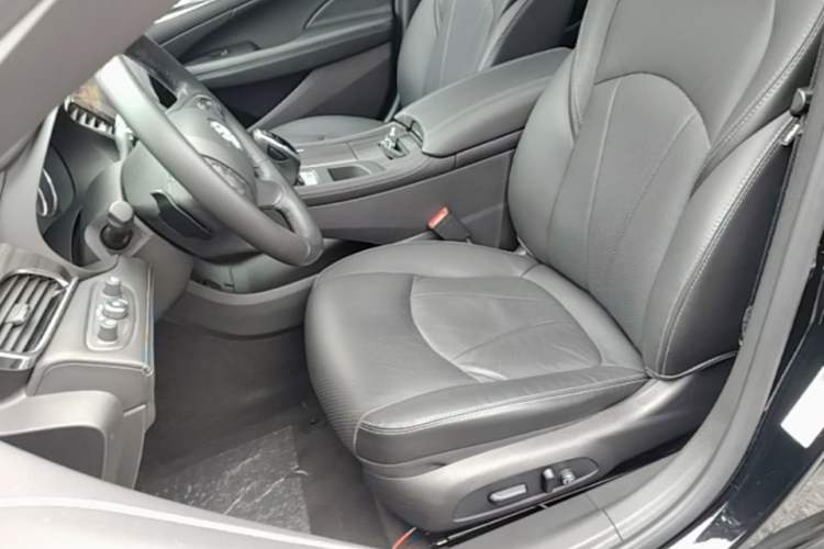 Used Buick LaCrosse 2022 652T Luxury Version Left Front Seat