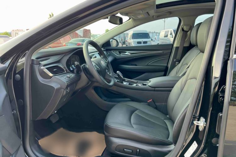 Used Buick LaCrosse 2022 652T Luxury Version Left Front Seat