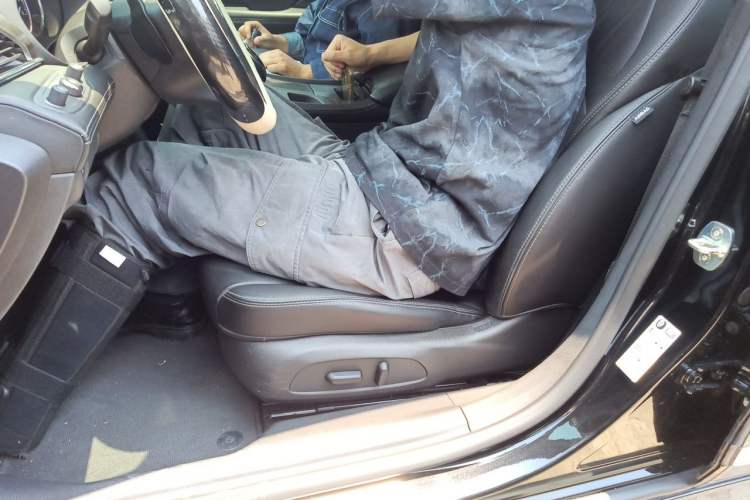 Used Buick LaCrosse 2022 652T Luxury Version Left Front Seat