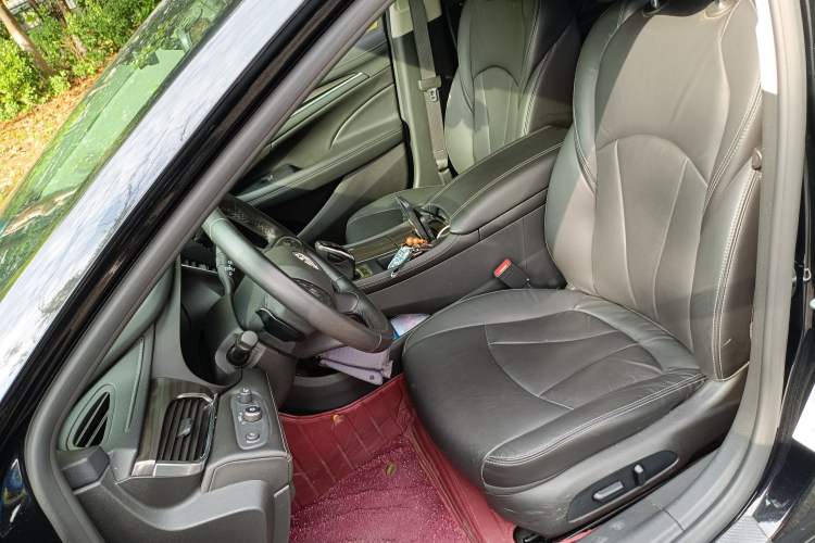 Used Buick LaCrosse 2022 552T Luxury Version Left Front Seat