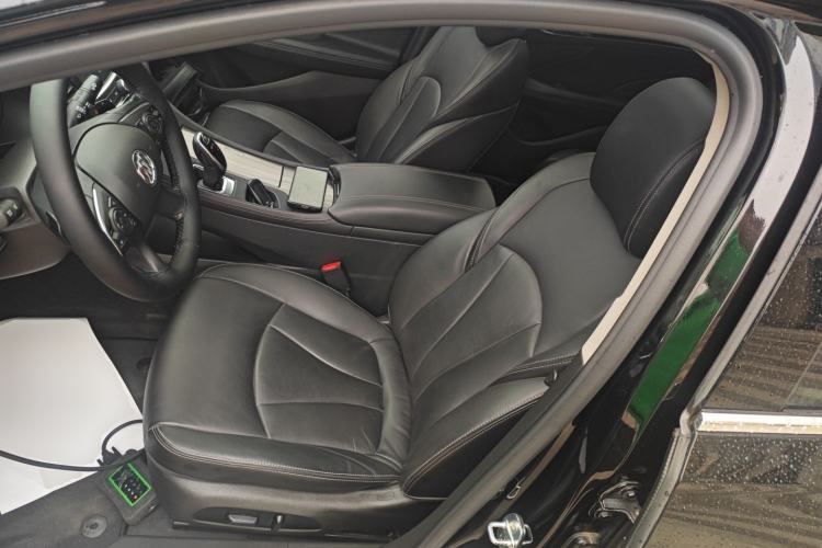 Used Buick LaCrosse 2022 652T Luxury Version Left Front Seat