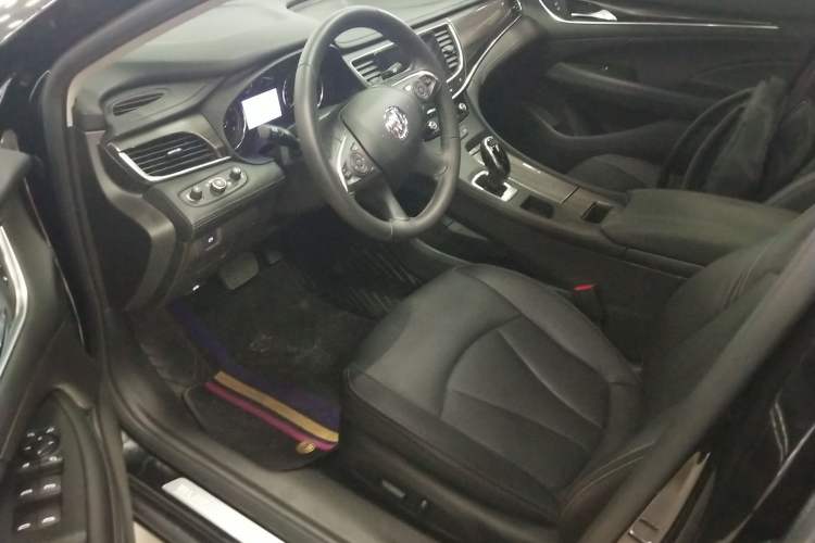 Used Buick LaCrosse 2022 552T Luxury Version Left Front Seat