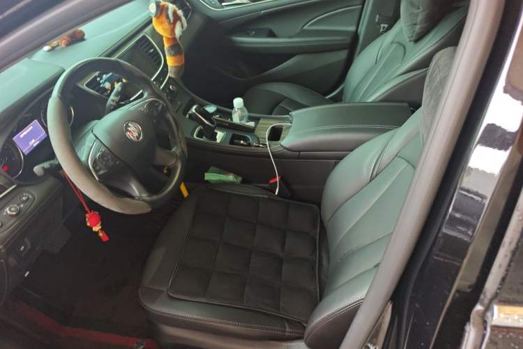 Used Buick LaCrosse 2022 552T Luxury Version Left Front Seat