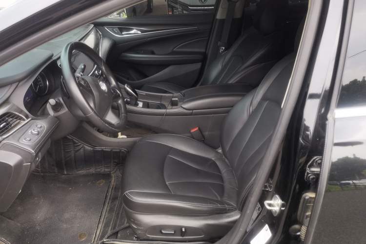 Used Buick LaCrosse 2022 552T Luxury Version Left Front Seat