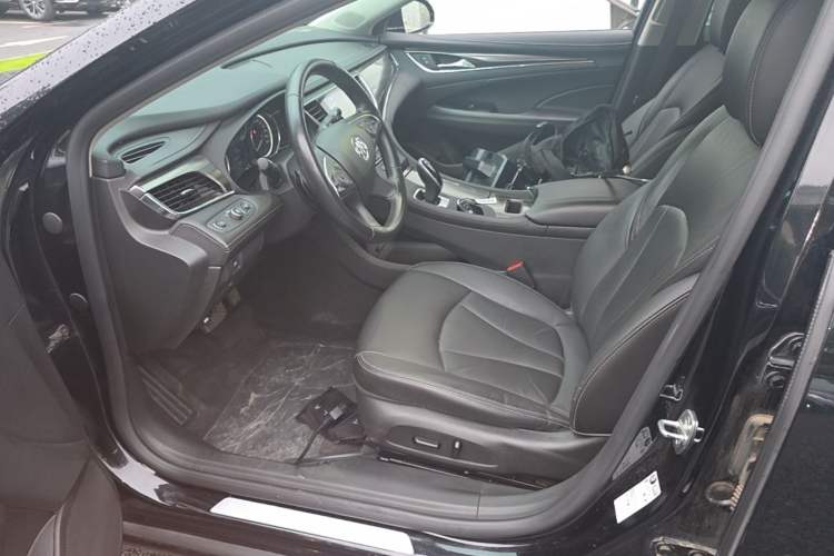 Used Buick LaCrosse 2022 552T Luxury Version Left Front Seat