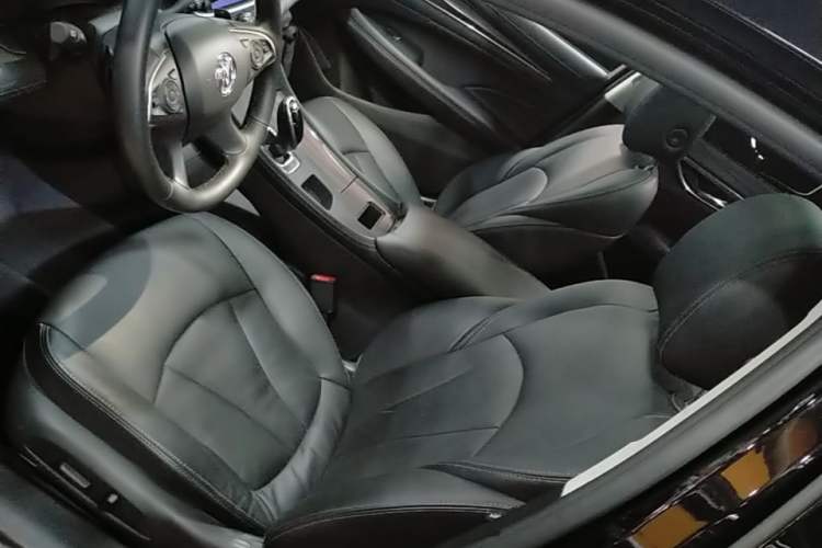 Used Buick LaCrosse 2022 552T Luxury Version Left Front Seat