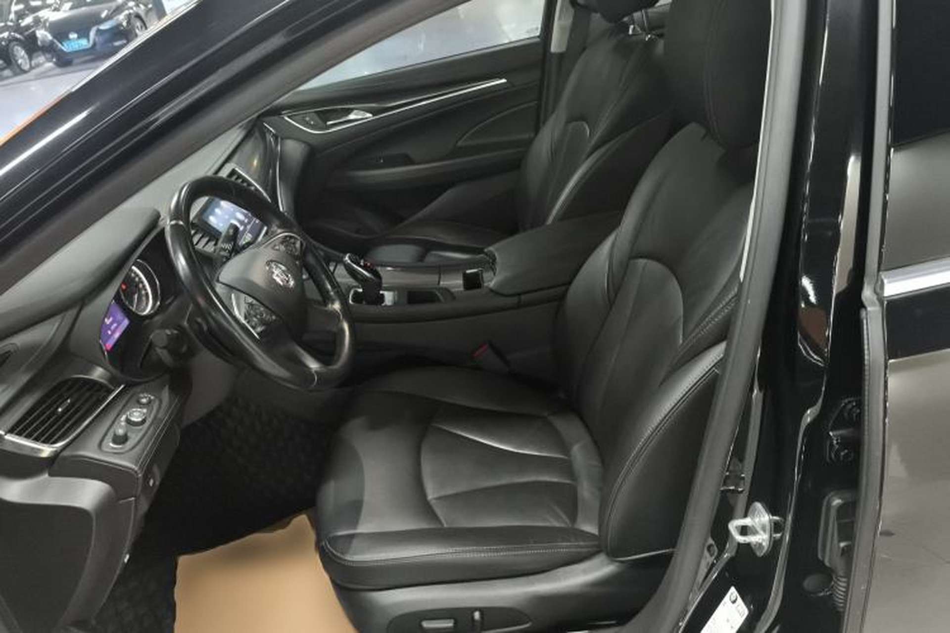 Used Buick LaCrosse 2022 652T Luxury Version Left Front Seat