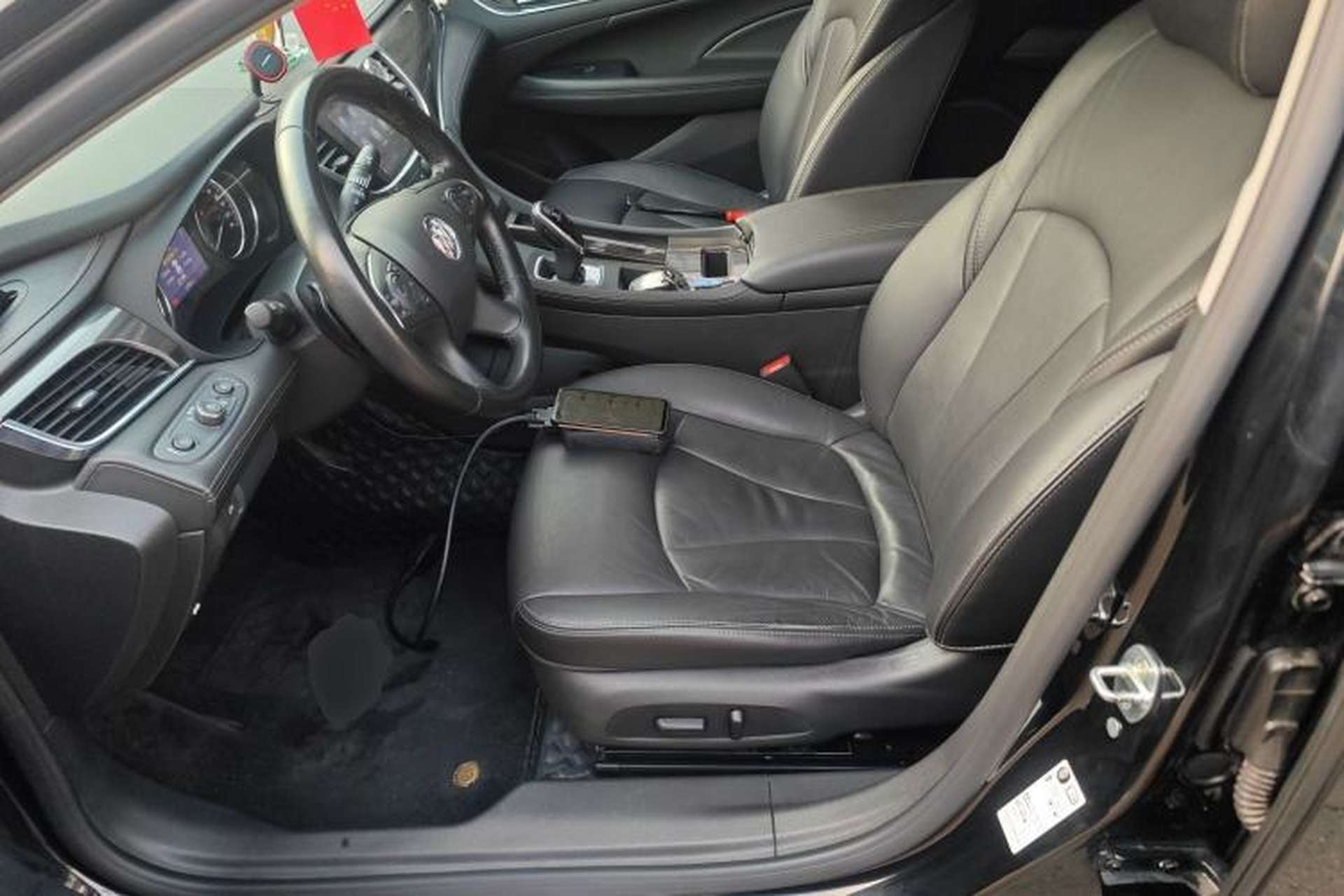 Used Buick LaCrosse 2022 652T Luxury Version Left Front Seat