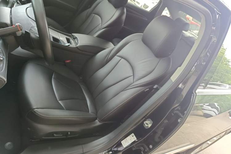 Used Buick LaCrosse 2022 552T Luxury Version Left Front Seat