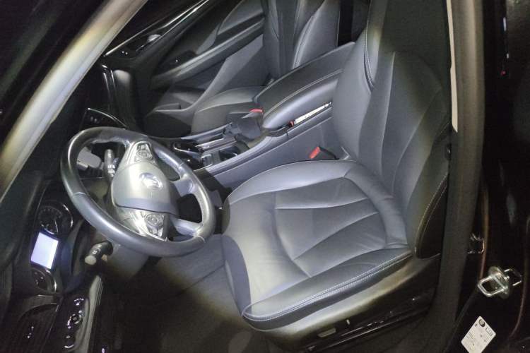Used Buick LaCrosse 2022 552T Luxury Version Left Front Seat