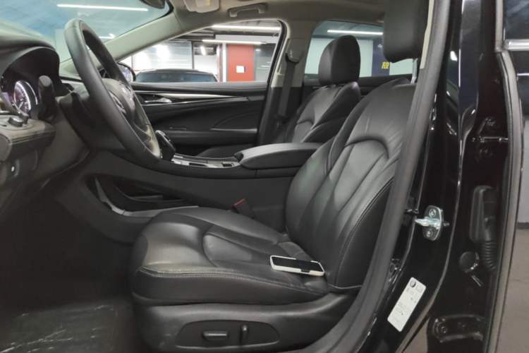 Used Buick LaCrosse 2022 552T Luxury Version Left Front Seat