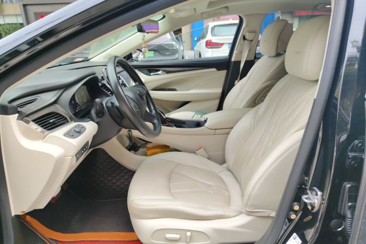 Used Buick LaCrosse 2022 Avenir Avia First Edition Left Front Seat
