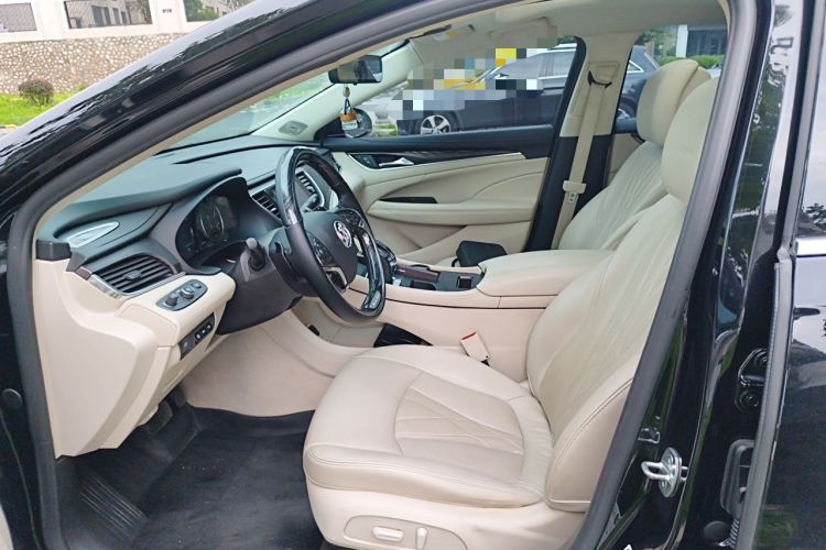 Used Buick LaCrosse 2022 Avenir Avia First Edition Left Front Seat