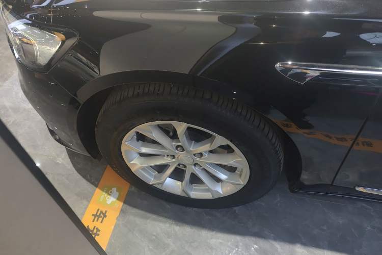 Used Buick LaCrosse 2022 552T Luxury Version Left Front Wheel Hub