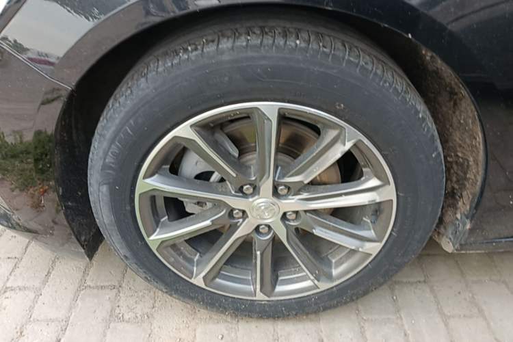 Used Buick LaCrosse 2022 652T Luxury Version Left Front Wheel Hub