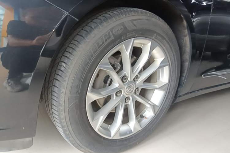 Used Buick LaCrosse 2022 552T Luxury Version Left Front Wheel Hub