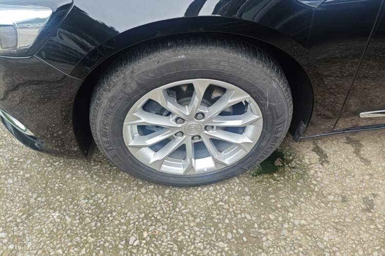 Used Buick LaCrosse 2022 552T Luxury Version Left Front Wheel Hub