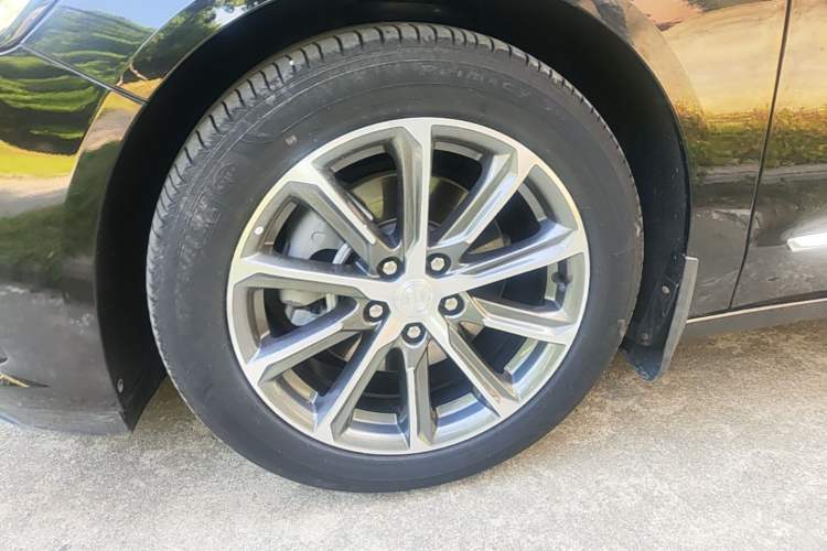 Used Buick LaCrosse 2022 652T Luxury Version Left Front Wheel Hub