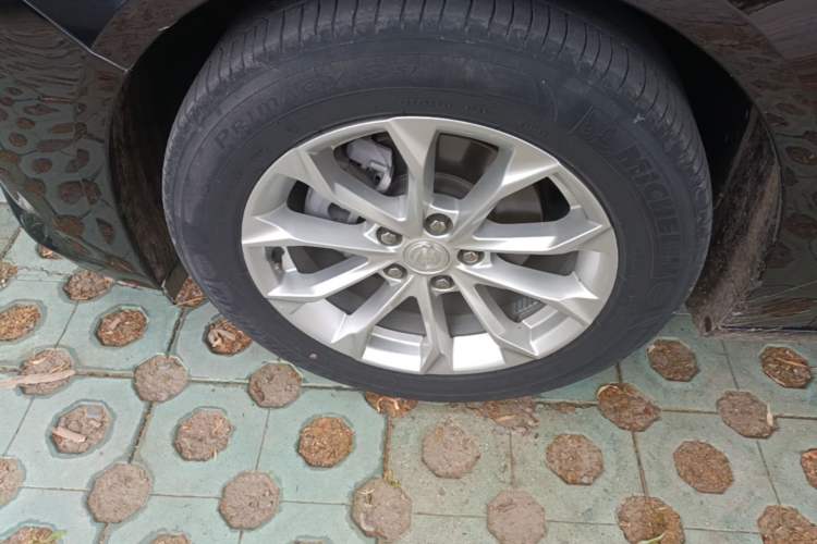 Used Buick LaCrosse 2022 552T Luxury Version Left Front Wheel Hub