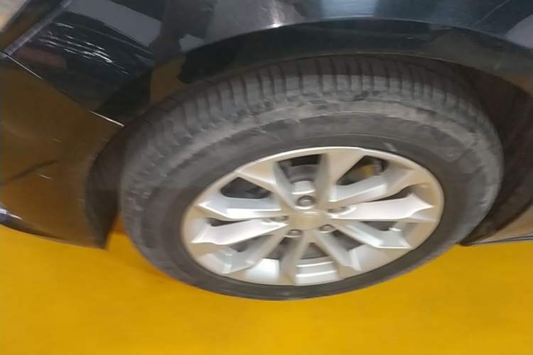 Used Buick LaCrosse 2022 552T Luxury Version Left Front Wheel Hub