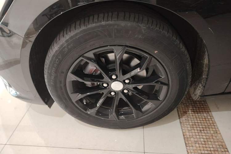 Used Buick LaCrosse 2022 552T Luxury Version Left Front Wheel Hub