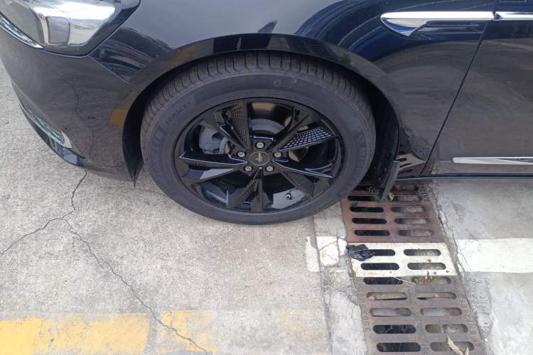 Used Buick LaCrosse 2022 652T Luxury Version Left Front Wheel Hub