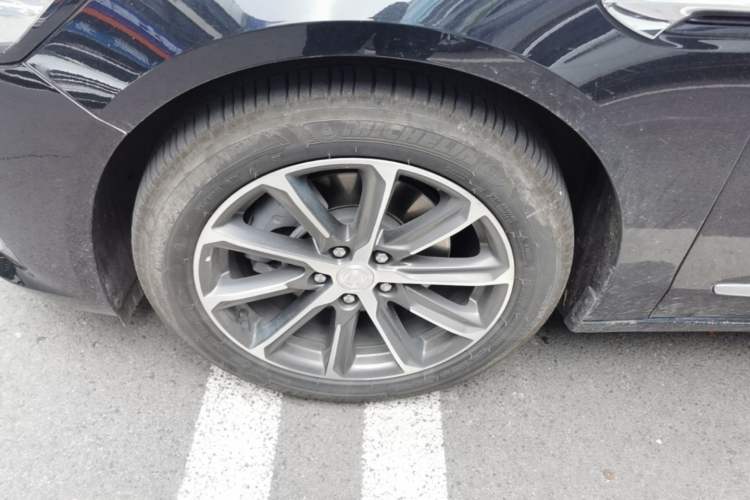 Used Buick LaCrosse 2022 652T Luxury Version Left Front Wheel Hub
