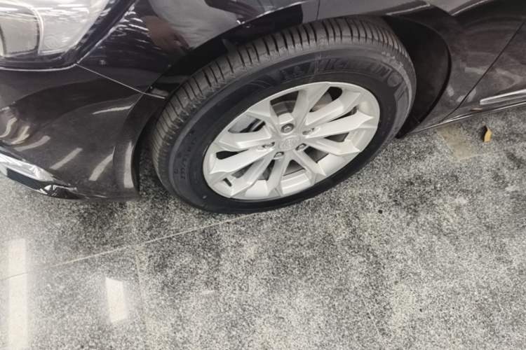Used Buick LaCrosse 2022 552T Luxury Version Left Front Wheel Hub